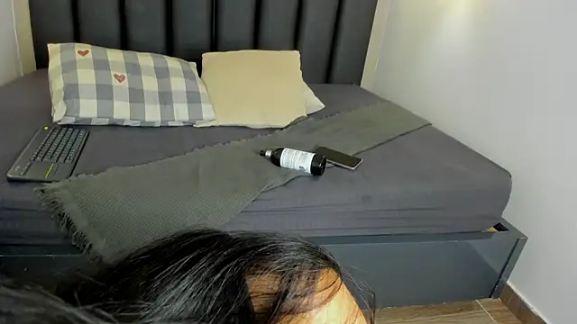 NicoletCherry   online show from December 1, 7:52 pm