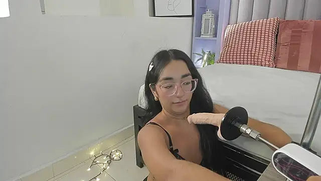 NicoletCherry   online show from December 16, 7:52 pm