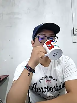 Snapshot of MiltonCede chatting on November 8, 2:50 pm MiltonCede online show from November 8, 2:50 pm