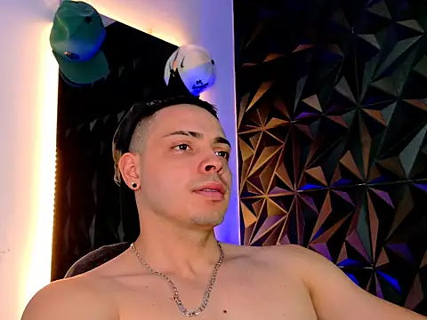 Maxwell Dupont online show from November 12, 9:47 pm