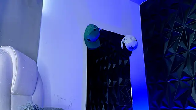 Maxwell Dupont online show from December 16, 5:40 pm