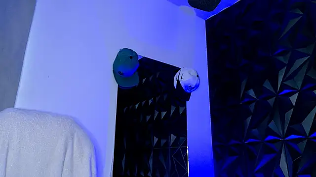 Maxwell Dupont online show from December 18, 9:54 pm