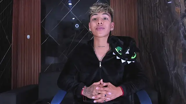 Timmy Kiing  online show from November 23, 8:52 pm