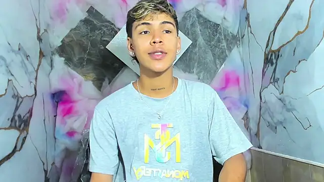 Timmy Kiing  online show from November 27, 8:00 pm