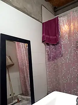 Snapshot of 1milfemma chatting on November 14, 10:29 pm 1milfemma online show from November 14, 10:29 pm