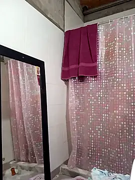 Snapshot of 1milfemma chatting on November 16, 12:05 am 1milfemma online show from November 16, 12:05 am