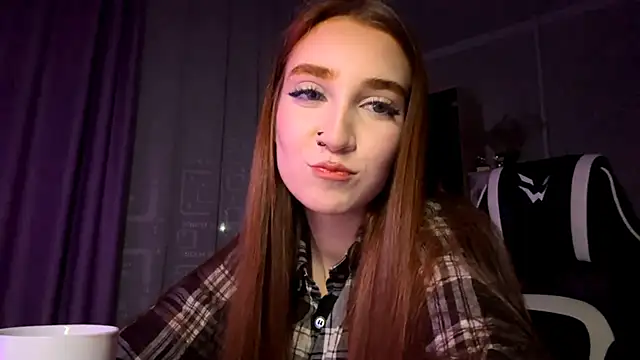 HollyPaw online show from November 12, 7:46 pm