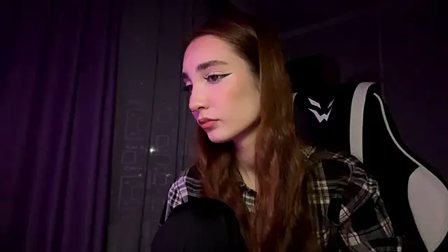 HollyPaw online show from November 23, 7:46 pm