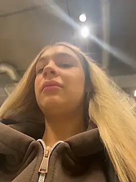 SashaCatt online show from April 19, 8:46 am