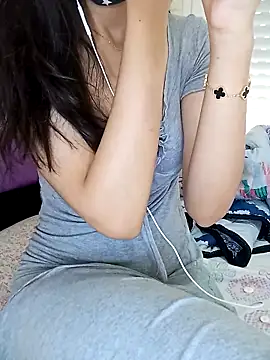 Faton x online show from March 15, 4:24 pm