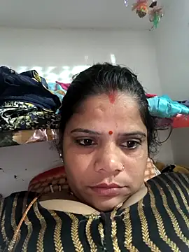 Hot suini online show from February 8, 7:45 am