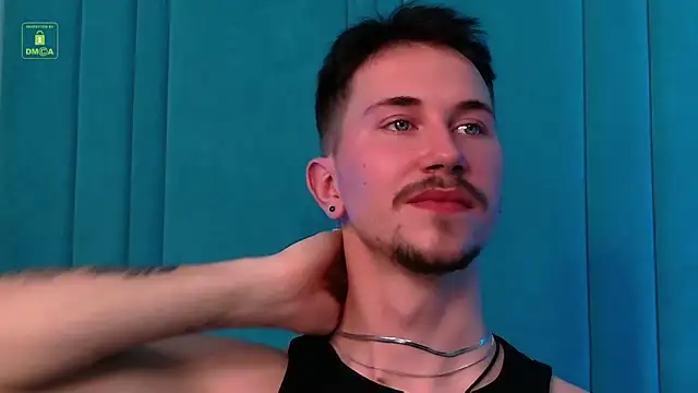 IskellaEvans online show from November 12, 1:28 am