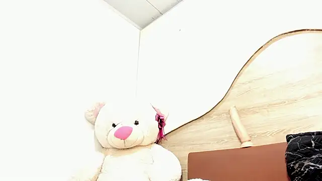 AMARA BRUNET online show from November 21, 12:59 pm