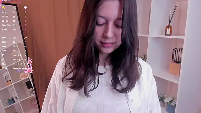 ColetteNeary online show from December 4, 3:21 pm