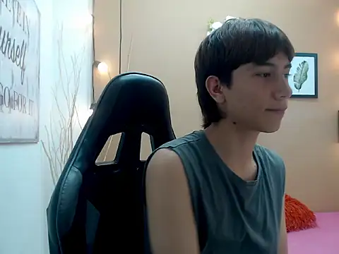 Snapshot of peter_seed chatting on November 8, 7:56 pm peter seed online show from November 8, 7:56 pm