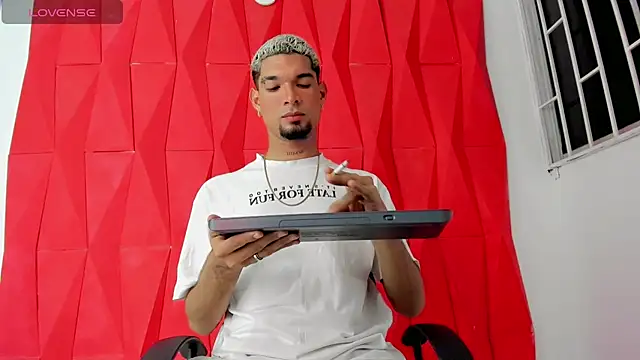 Carlitos sexy online show from November 12, 3:40 am