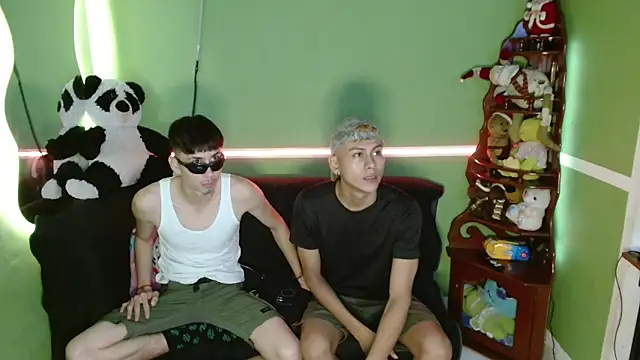 Snapshot of Kurt_williams1 chatting on December 1, 11:54 pm Kurt williams1 online show from December 1, 11:54 pm