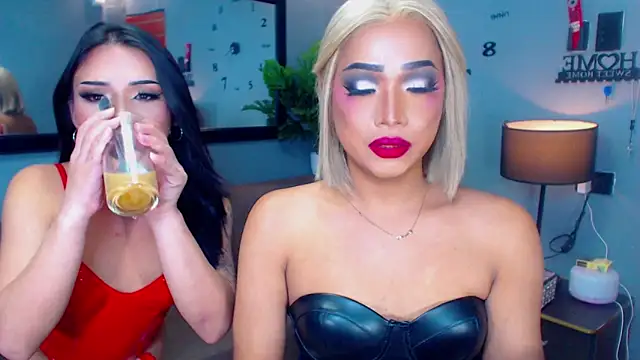 SavageSisters online show from November 9, 3:10 pm