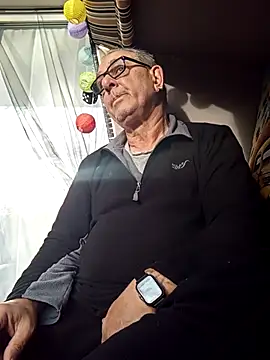 andy-1961 online show from November 13, 8:13 am