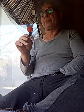 andy-1961 online show from February 25, 12:37 pm