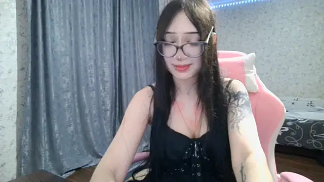 cupcakevice online show from December 3, 2:15 pm