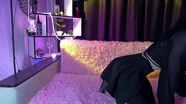 GirlFromHell88 online show from November 12, 1:11 pm