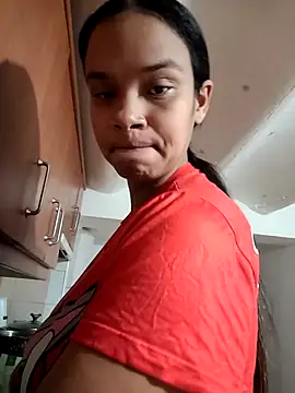 kyliecastell online show from November 11, 4:51 pm