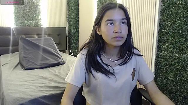 bunnywhite21 online show from November 26, 5:36 pm