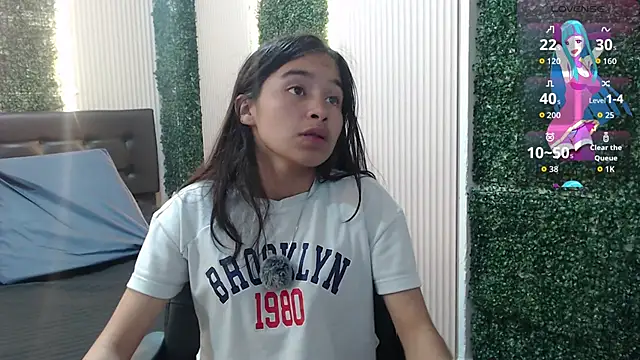 bunnywhite21 online show from December 1, 6:24 pm