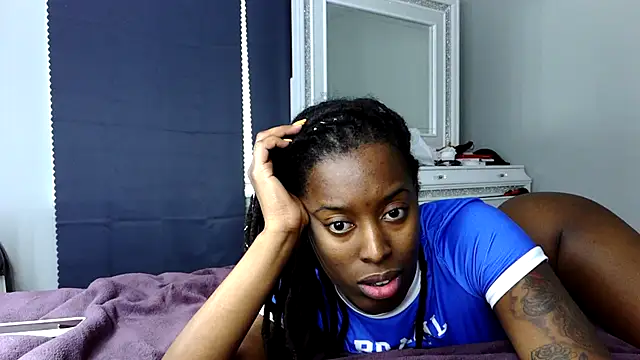 Snapshot of EgyptMonroe2 chatting on November 19, 9:15 pm EgyptMonroe2 online show from November 19, 9:15 pm