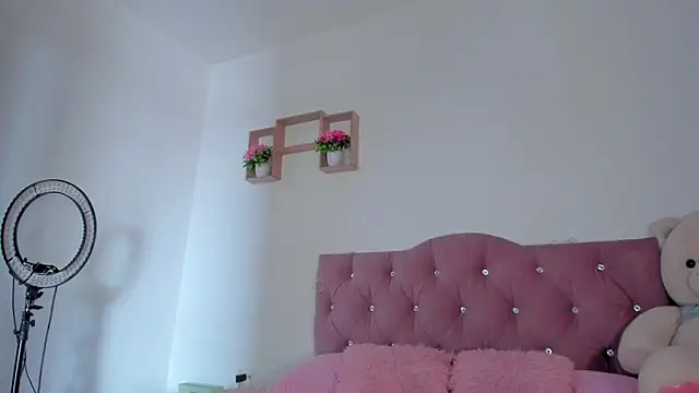 Snapshot of vanessa_sexyhot_ chatting on January 18, 3:05 pm vanessa sexyhot online show from January 18, 3:05 pm