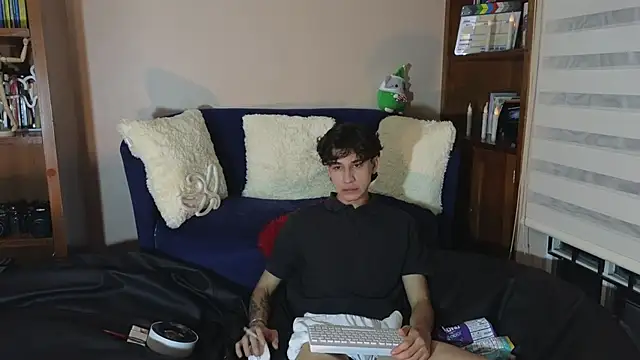 Derekswan online show from December 21, 12:07 am