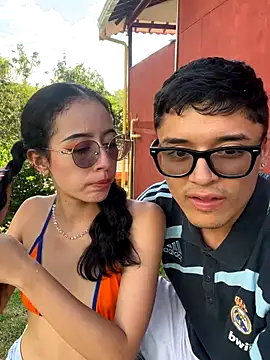 SAMANTHA AND PETER online show from December 1, 8:25 pm