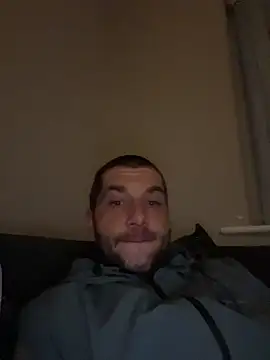 Kinkycouple142 online show from March 17, 8:01 pm