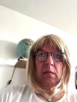 simone xdressing online show from September 28, 9:03 am