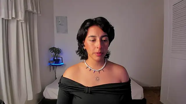 VictoriaAmelie online show from November 22, 1:59 am