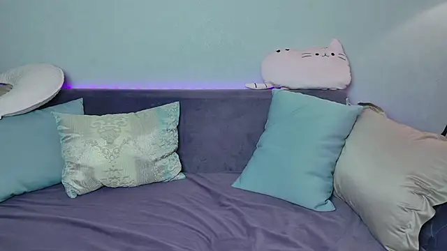 ur shy bambi online show from November 12, 1:39 am