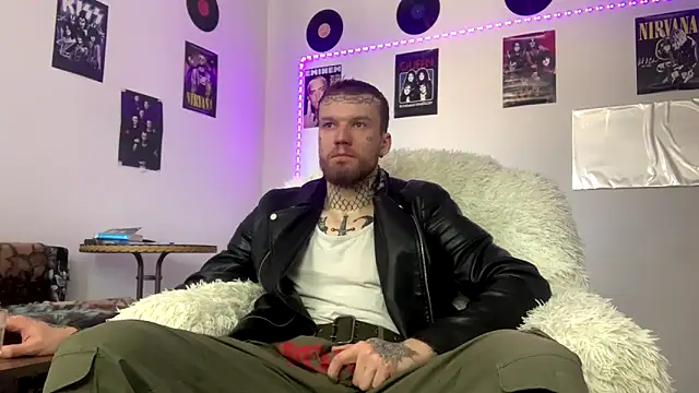 Huntall77 online show from March 5, 5:36 am