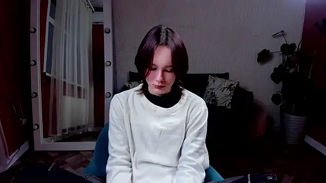 Annie Way online show from November 24, 1:00 pm