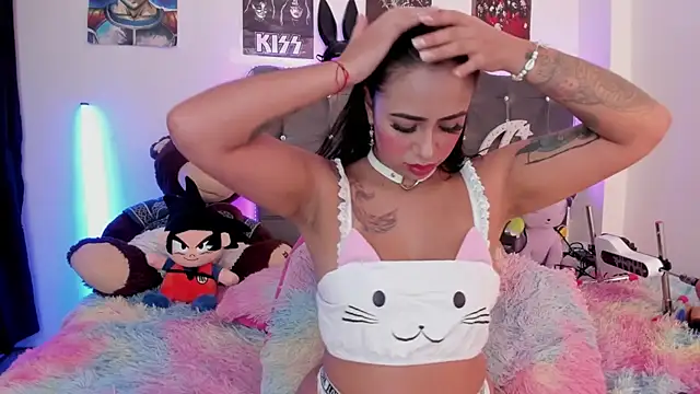 Snapshot of lunabritton1 chatting on December 19, 4:19 am lunabritton1 online show from December 19, 4:19 am