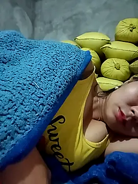 vangkt-cute online show from December 14, 10:47 pm