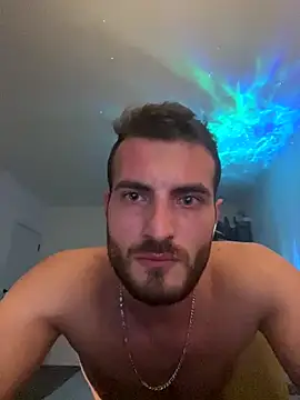 Snapshot of RooftopClimber chatting on November 14, 1:59 am RooftopClimber online show from November 14, 1:59 am