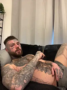 magicmichaell online show from April 18, 4:11 pm