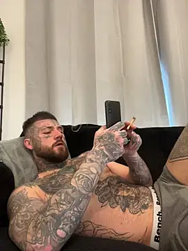 magicmichaell online show from April 22, 8:39 am