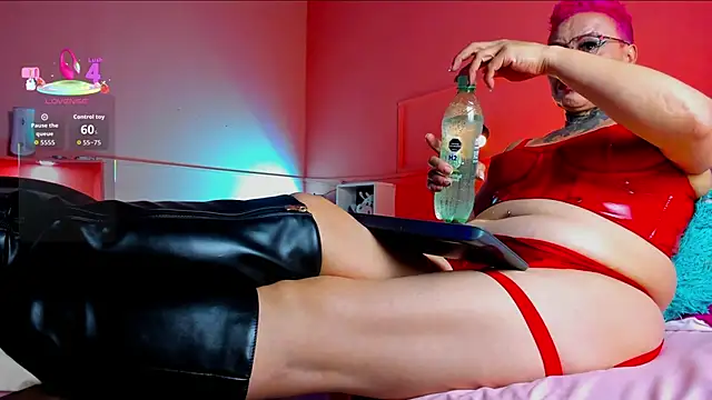 MATURE HARDCORE online show from December 19, 3:13 am