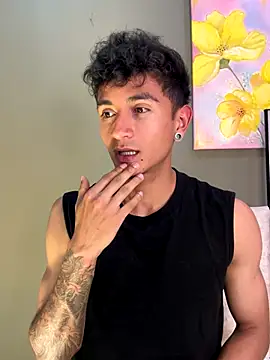 Snapshot of tank_steel chatting on November 19, 2:33 am tank steel online show from November 19, 2:33 am