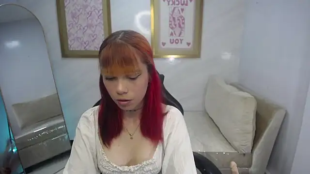 Sweet Kitty v online show from November 15, 1:40 pm