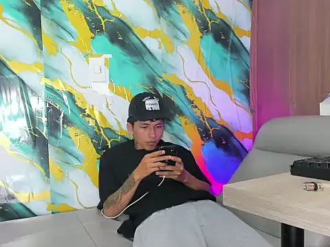 Snapshot of D3mon_cock chatting on November 12, 10:15 am D3mon cock online show from November 12, 10:15 am