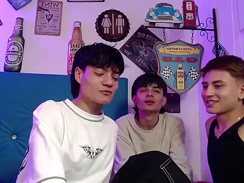 axel milo kairo and noa online show from November 21, 4:00 am