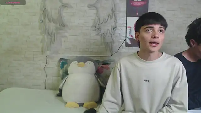 axel milo kairo and noa online show from January 13, 1:49 pm